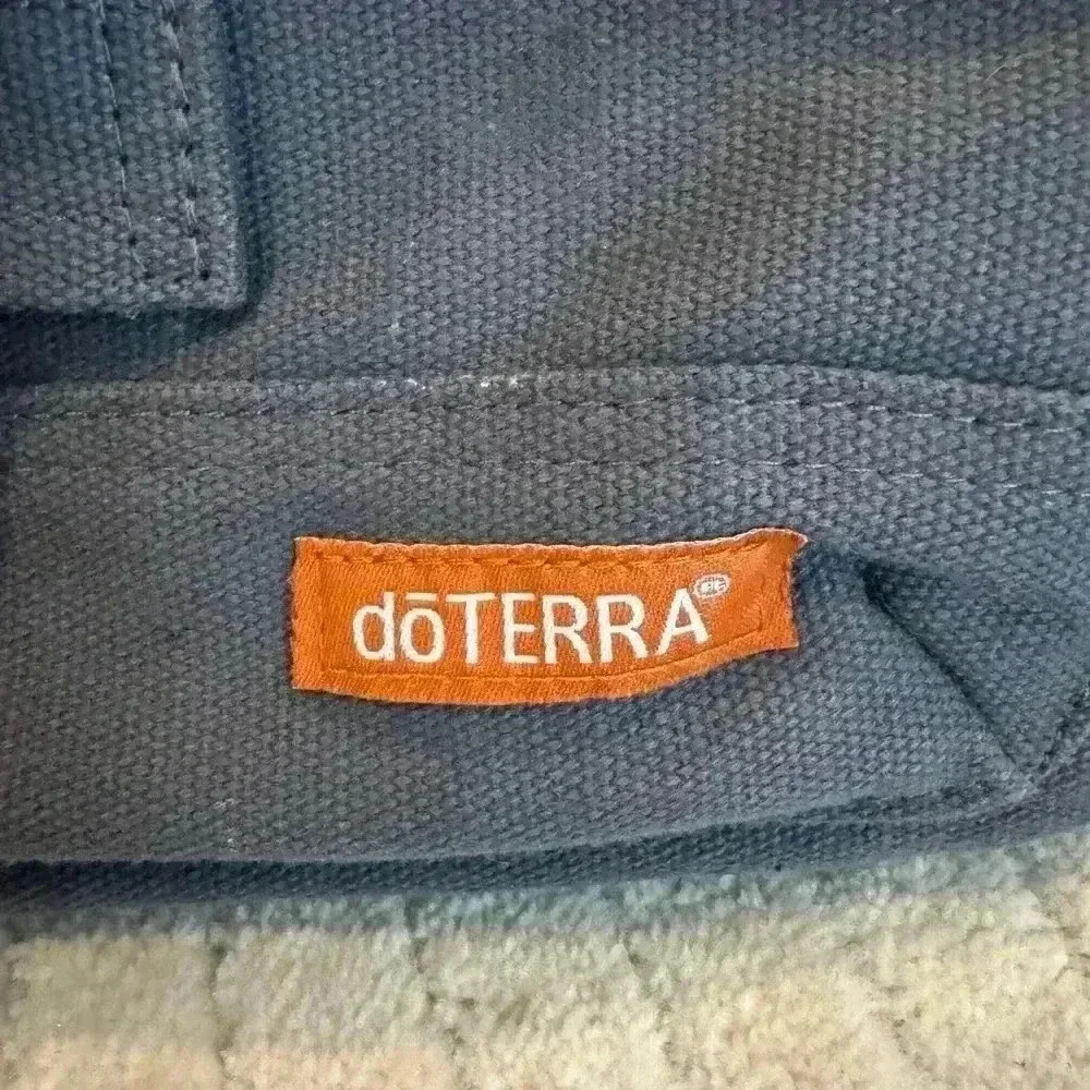 Doterra crossbody messenger crossbody bag - Picture 2 of 7